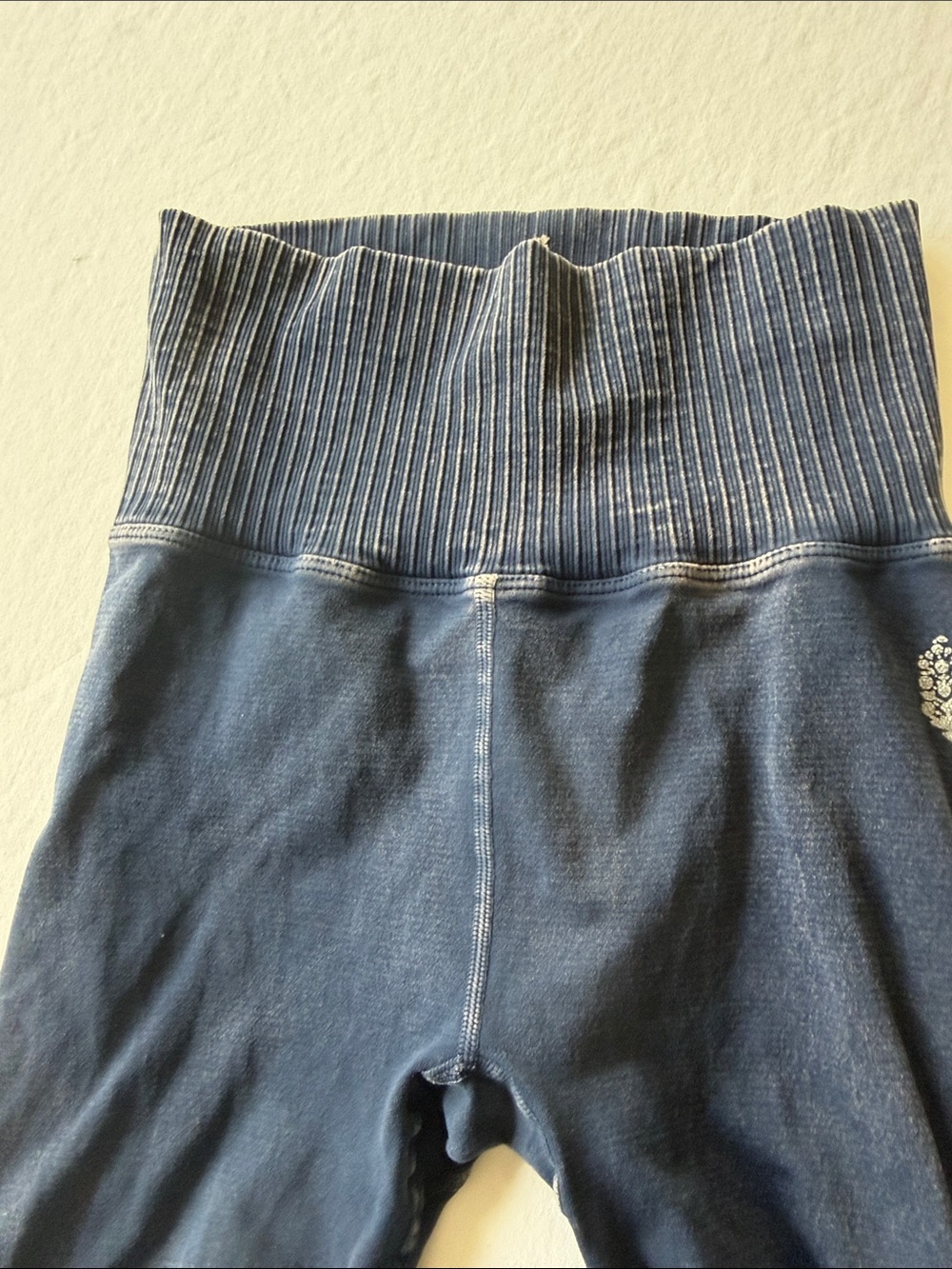 Free People Blue faded look Ribbed-Waist Leggings - Picture 3 of 6